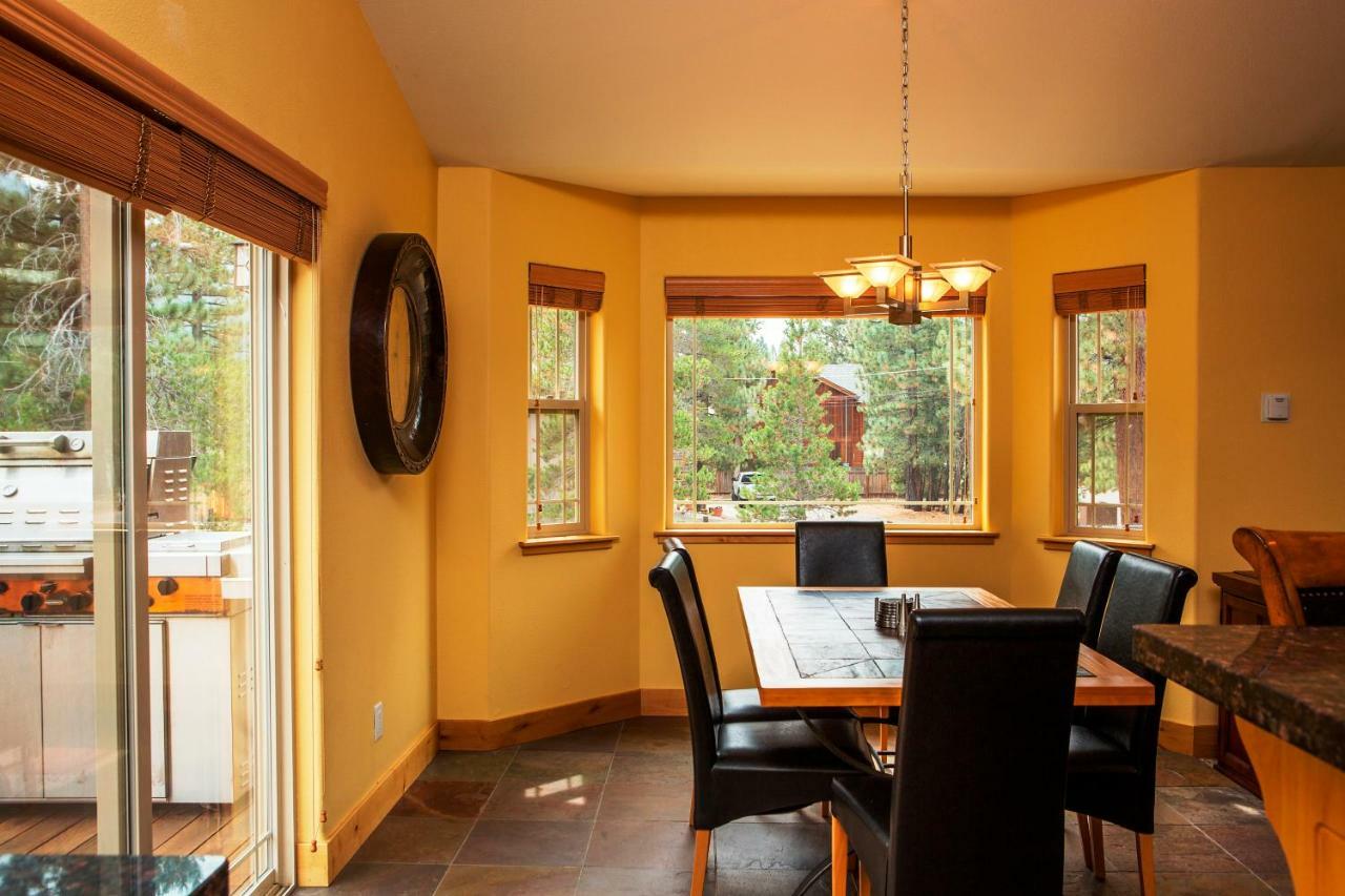 5-Star Luxury Tahoe Cabin! Great Location! Pool Table!Darts! Poker! Ping Pong! Games! South Lake Tahoe Eksteriør billede