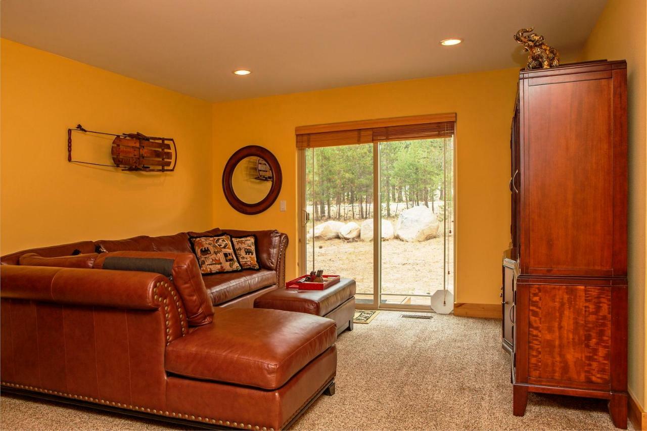 5-Star Luxury Tahoe Cabin! Great Location! Pool Table!Darts! Poker! Ping Pong! Games! South Lake Tahoe Eksteriør billede