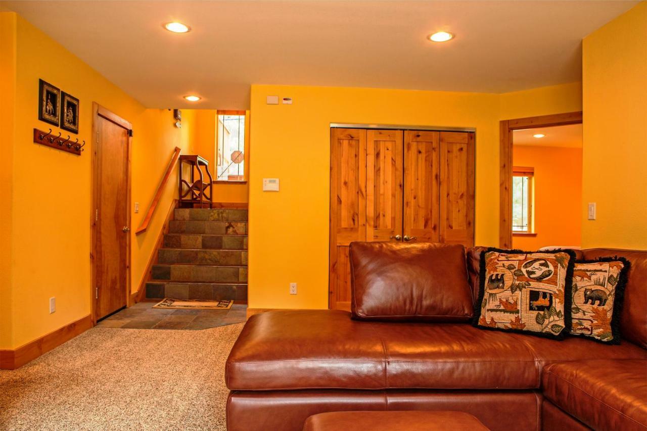 5-Star Luxury Tahoe Cabin! Great Location! Pool Table!Darts! Poker! Ping Pong! Games! South Lake Tahoe Eksteriør billede
