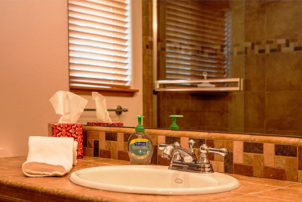 5-Star Luxury Tahoe Cabin! Great Location! Pool Table!Darts! Poker! Ping Pong! Games! South Lake Tahoe Eksteriør billede